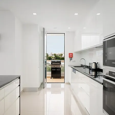 Design 3 With Pool By Homing Apartment Lagos