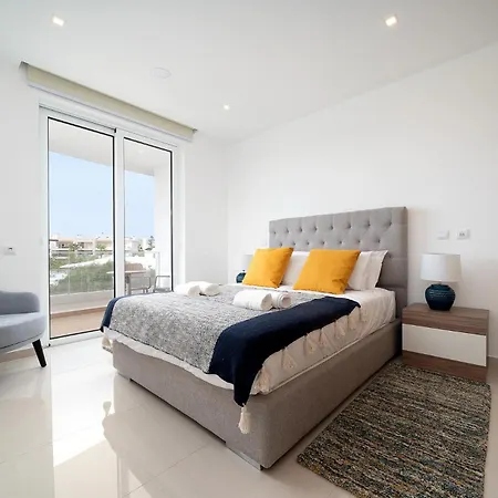 Apartment Design 3 With Pool By Homing *